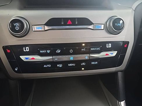 Used 2021 Ford Explorer XLT w/ Equipment Group 202A AWD/4WD image 22