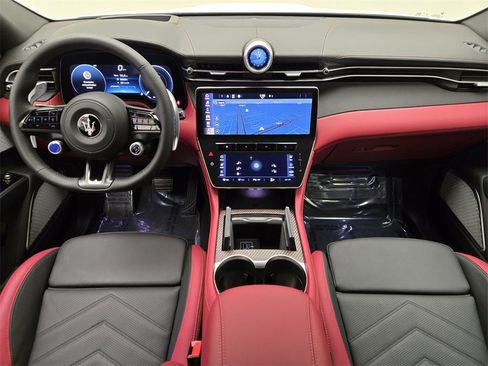 New 2025 Maserati Grecale Folgore image 22