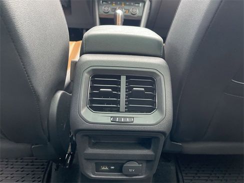 Used 2019 Volkswagen Tiguan SE w/ Panoramic Sunroof Package image 21