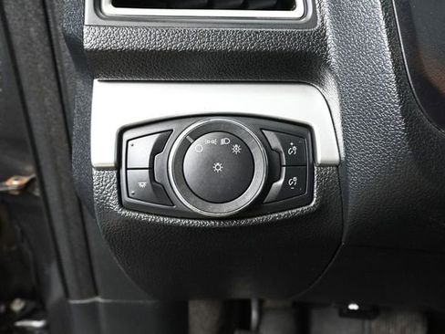 Used 2017 Ford Explorer XLT AWD/4WD image 27