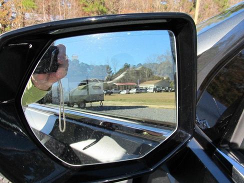 Used 2023 Chevrolet Tahoe High Country image 13