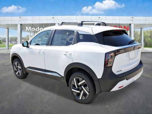 New 2026 Nissan Kicks SV w/ Cold Weather Package FWD image 3