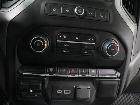 Used 2022 Chevrolet Silverado 2500 Custom image 9