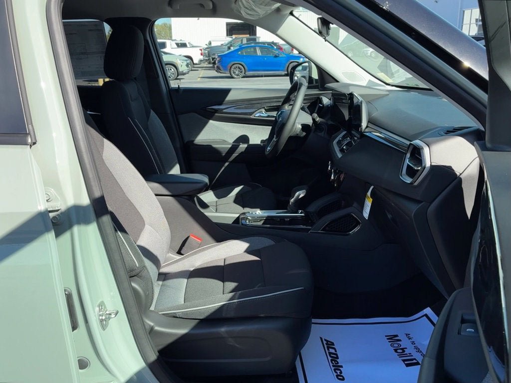 New 2026 Chevrolet TrailBlazer LT w/ LT Cold Weather Package FWD image 21