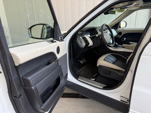 Used 2022 Land Rover Range Rover Sport HST image 26