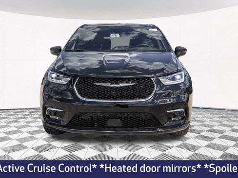 New 2026 Chrysler Pacifica Select image 6