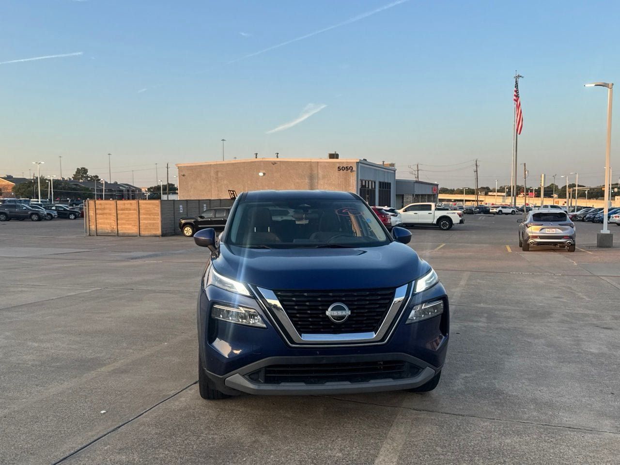Used 2023 Nissan Rogue SV AWD/4WD image 5