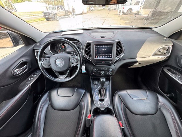 Used 2020 Jeep Cherokee Trailhawk w/ Cold Weather Group AWD/4WD image 16