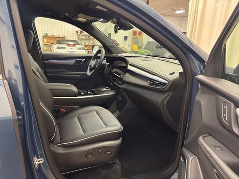 Used 2025 Buick Enclave Preferred image 14