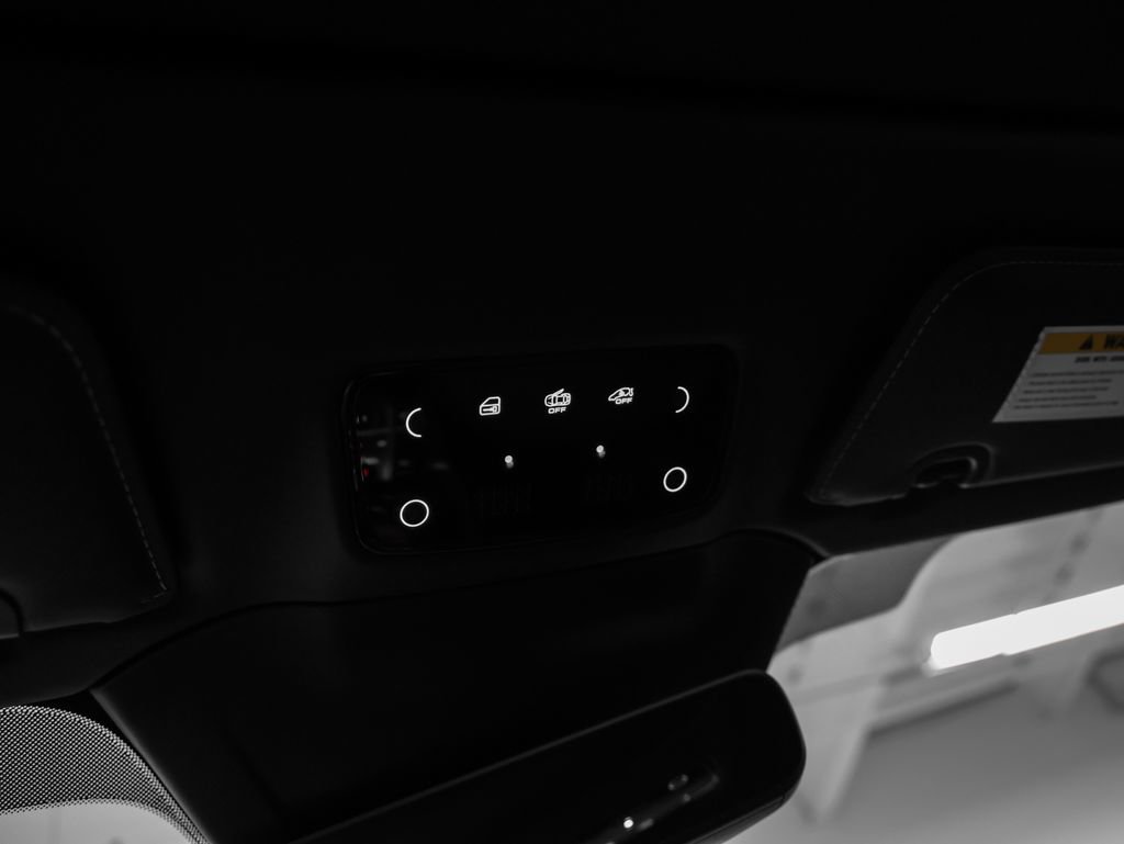 Certified 2025 Ferrari Roma Spider RWD image 70