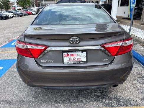 Used 2015 Toyota Camry SE FWD image 4