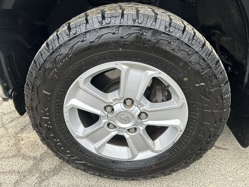 Used 2016 Toyota Tundra SR5 image 8