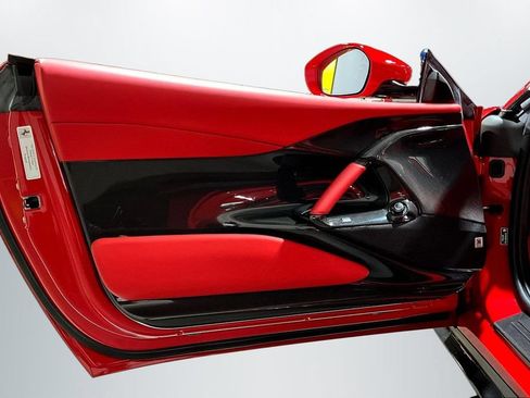 Used 2022 Ferrari 812 Competizione RWD image 18