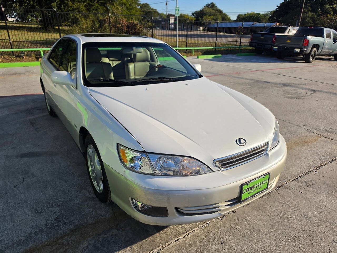 Used 2000 Lexus ES 330 FWD image 5