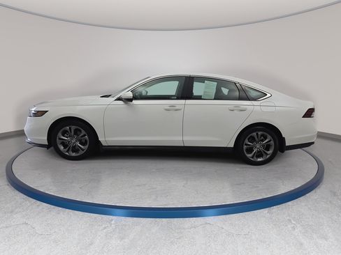 Used 2024 Honda Accord EX image 8