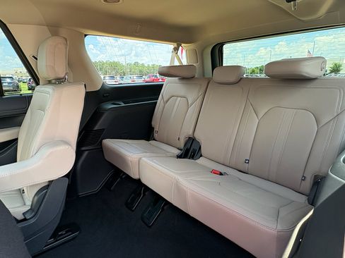 Used 2024 Ford Expedition Max Limited RWD image 30