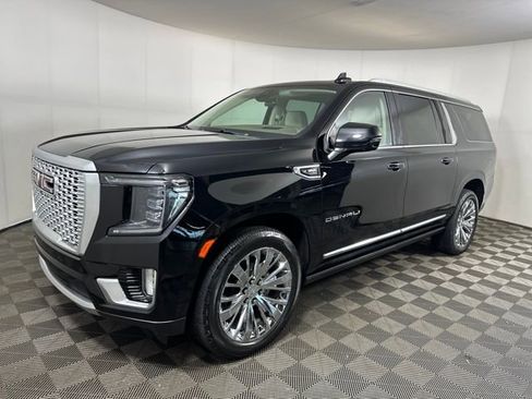 Used 2022 GMC Yukon XL Denali image 7