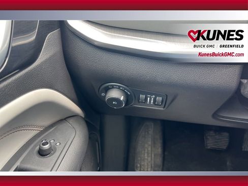 Used 2025 Jeep Compass Limited image 24