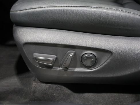 Used 2024 Toyota Grand Highlander AWD image 12