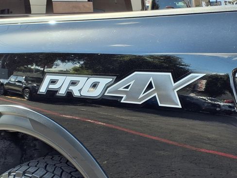Used 2021 Nissan Titan PRO-4X w/ Pro-4x Convenience Package AWD/4WD image 11