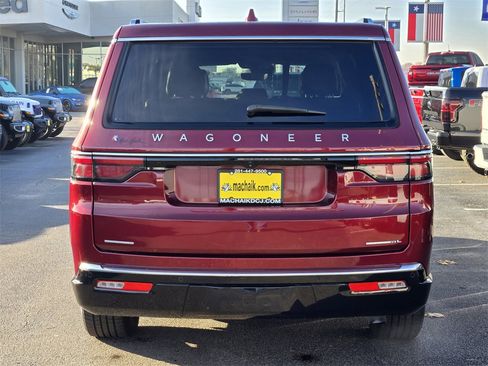 Used 2023 Jeep Wagoneer L Series II image 5