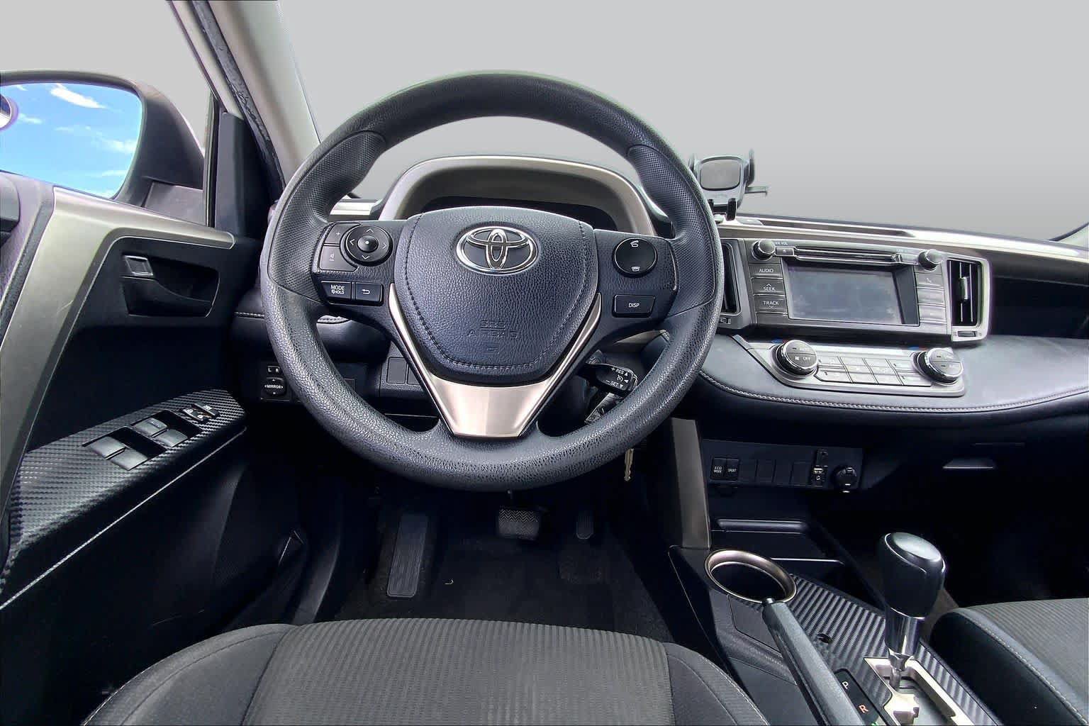 Used 2013 Toyota RAV4 XLE FWD image 6