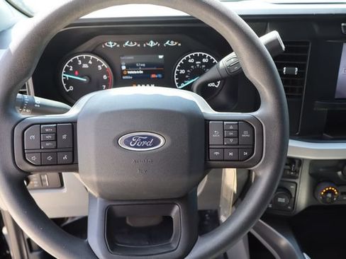 Used 2023 Ford F250 XLT w/ FX4 Off-Road Package AWD/4WD image 32