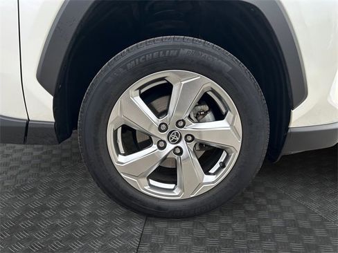Used 2021 Toyota RAV4 Limited image 14