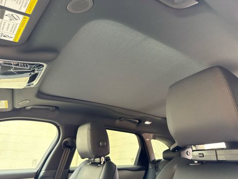 Used 2026 Land Rover Range Rover Velar Dynamic SE image 14