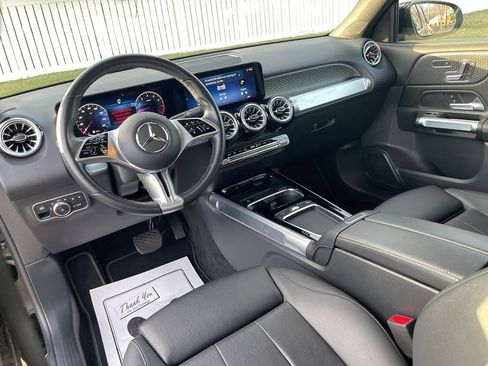 Used 2024 Mercedes-Benz GLB 250 4MATIC image 28