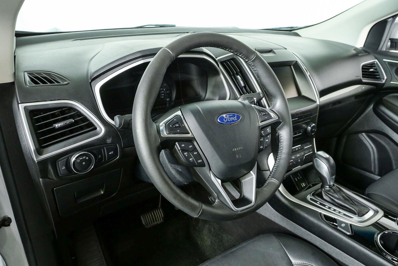 Used 2015 Ford Edge SEL w/ Equipment Group 201A FWD image 4