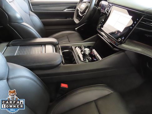 Used 2023 Jeep Wagoneer L Series III w/ Convenience Group I image 27