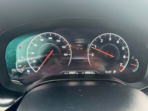 Used 2019 BMW 540i w/ Executive Package image 12