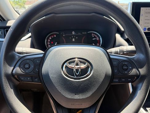 Certified 2025 Toyota RAV4 XLE FWD image 32
