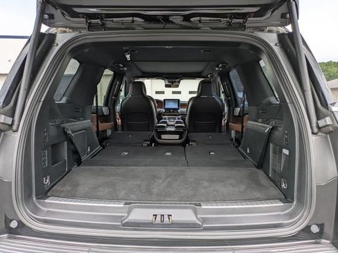 Used 2019 Lincoln Navigator Reserve AWD/4WD image 23