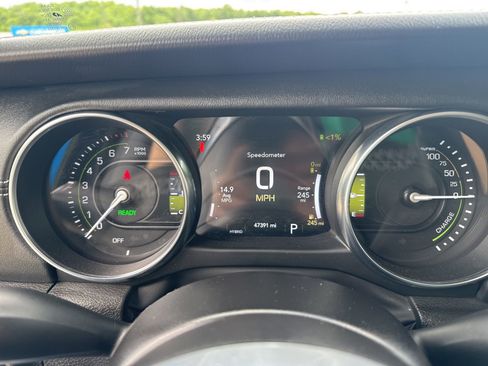 Used 2023 Jeep Wrangler Unlimited Sahara w/ Cold Weather Group AWD/4WD image 21