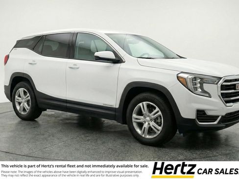 Used 2024 GMC Terrain SLE image 1
