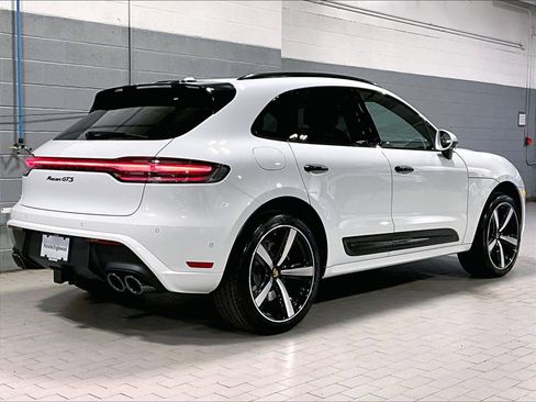 New 2026 Porsche Macan GTS image 24