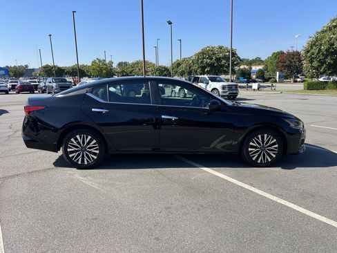 Certified 2025 Nissan Altima 2.5 SV FWD image 4