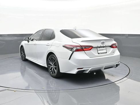 Used 2023 Toyota Camry SE FWD image 8