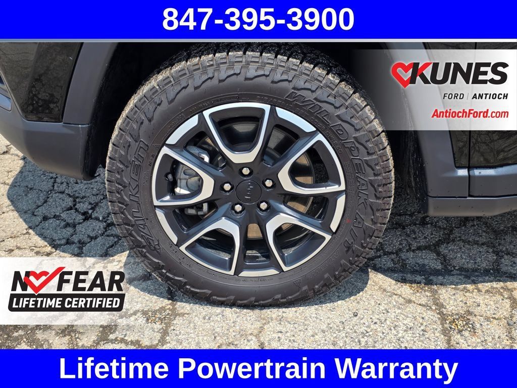 Used 2024 Jeep Compass Trailhawk AWD/4WD image 16