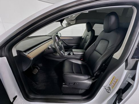 Used 2023 Tesla Model Y Long Range image 13