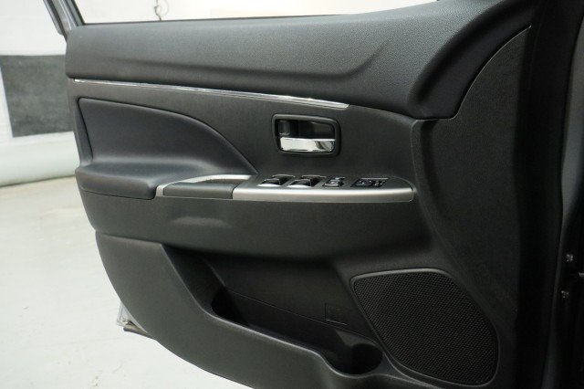 Used 2023 Mitsubishi Outlander Sport SE AWD/4WD image 19