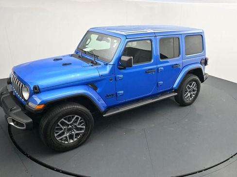 Used 2025 Jeep Wrangler Unlimited Sahara AWD/4WD image 26