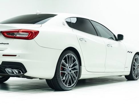 Used 2017 Maserati Quattroporte GTS GranSport RWD image 13