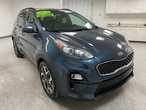 Used 2022 Kia Sportage EX image 3