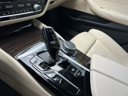 Used 2021 BMW 540i w/ Convenience Package RWD image 26