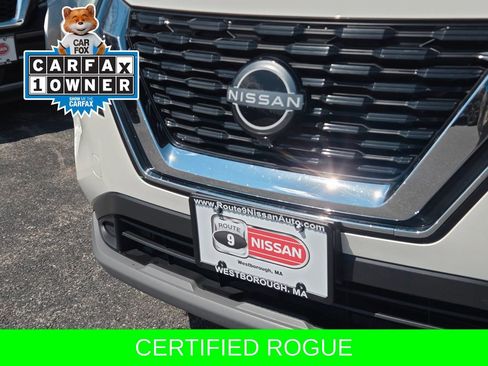 Used 2023 Nissan Rogue SV w/ SV Premium B Package image 6