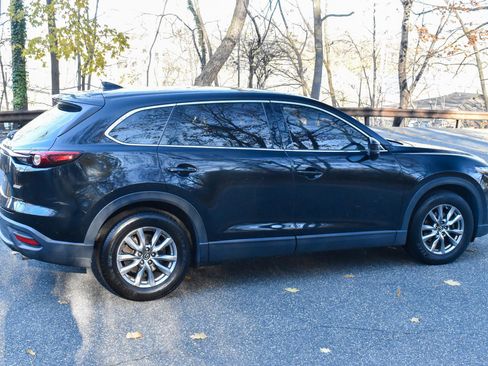 Used 2018 MAZDA CX-9 Touring w/ Touring Premium Package image 10