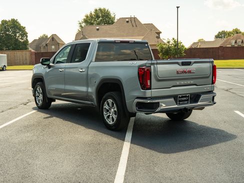 Used 2025 GMC Sierra 1500 SLT AWD/4WD image 8